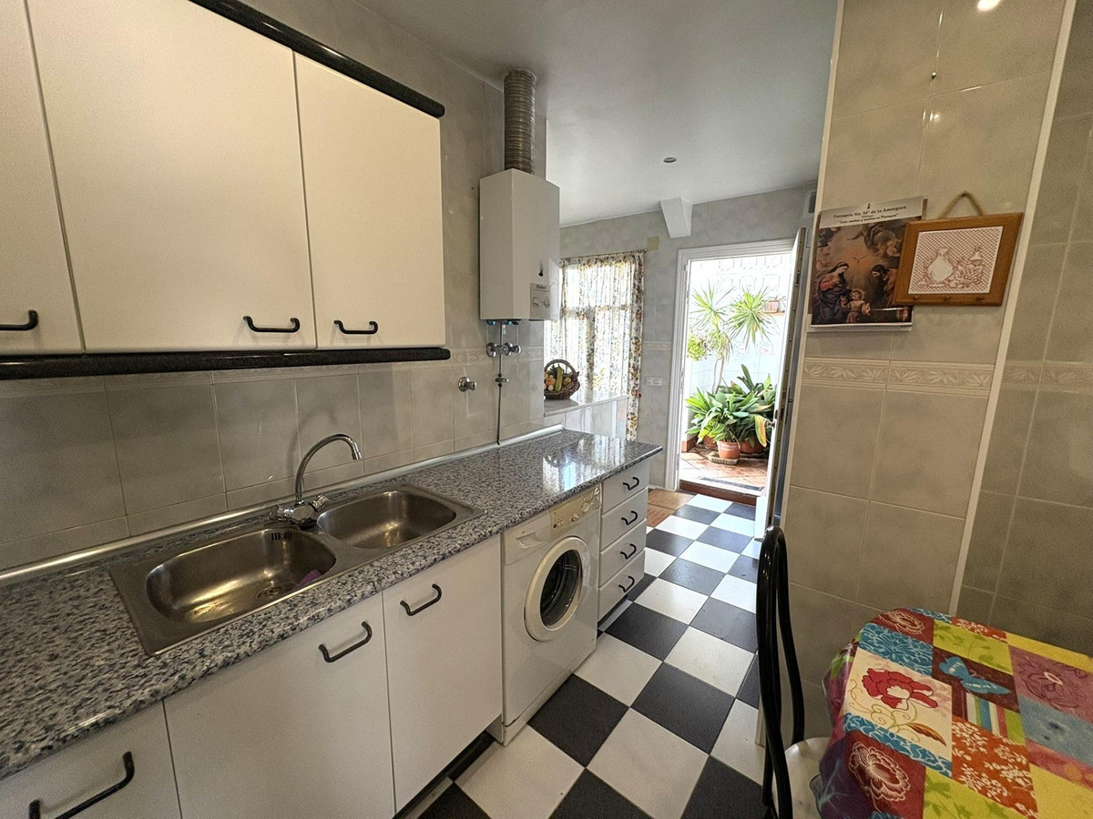 c8bc605f1dec71ddd004999fc41aaae7 - 18