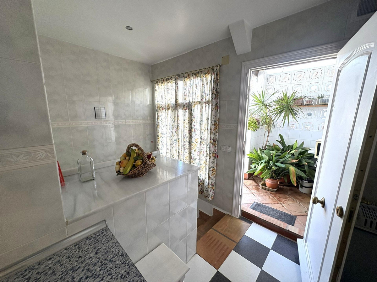 c8bc605f1dec71ddd004999fc41aaae7 - 19