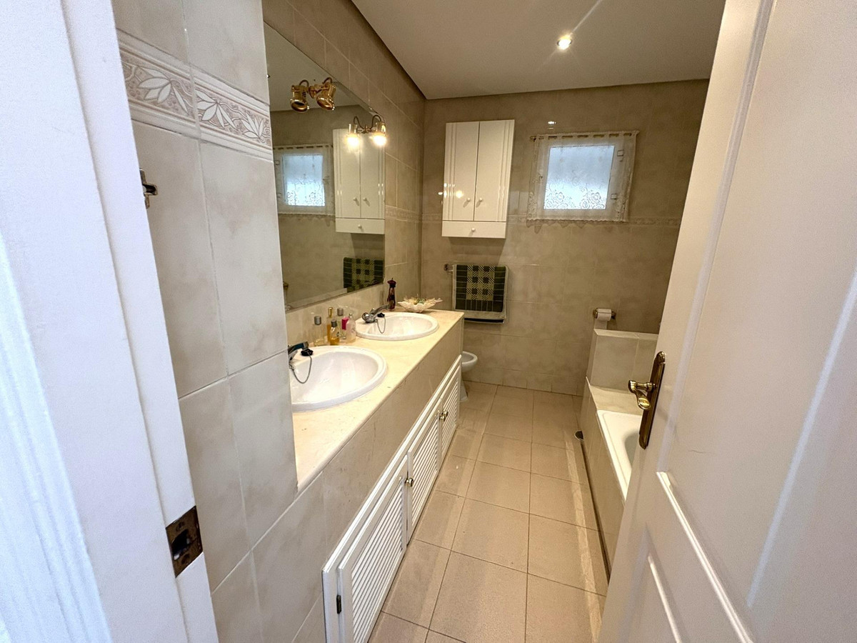 c8bc605f1dec71ddd004999fc41aaae7 - 35