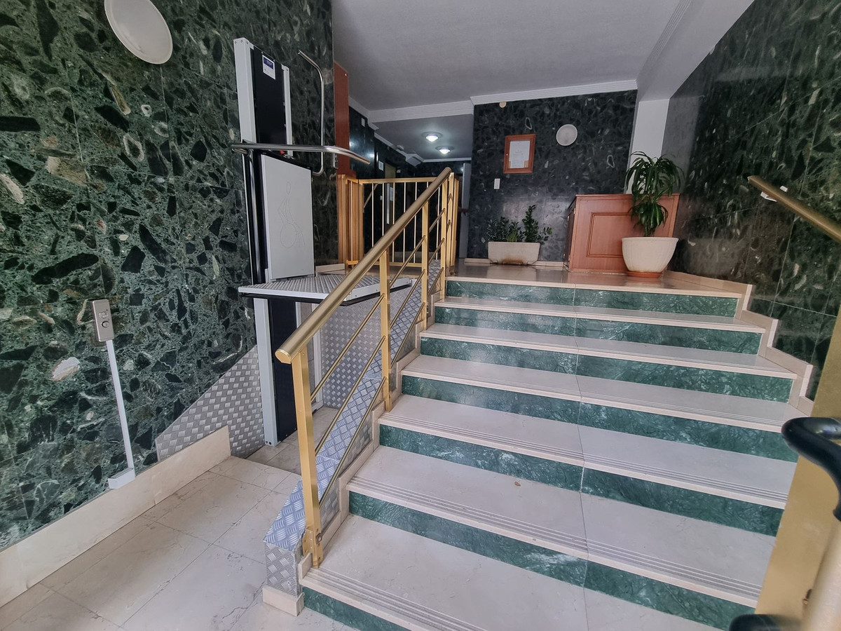 c945883b3e8f706e82207ff505783125 - 18