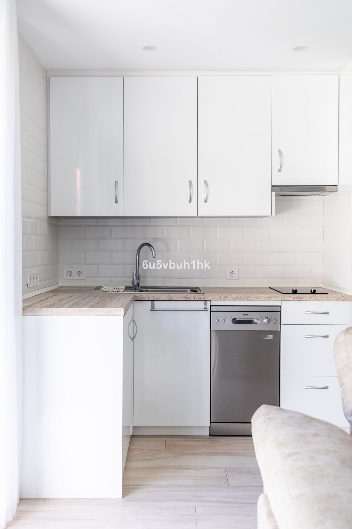 ca191d3c868032a0e8f6a416ee9ee335 - 20