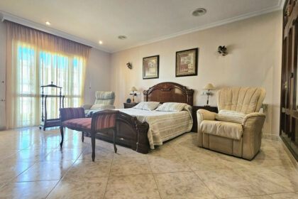 ca349fb701a01b0b4d4eb36b8d08b7cf - 28