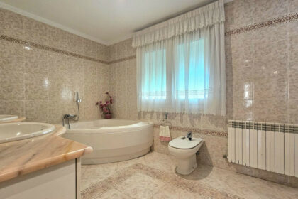 ca349fb701a01b0b4d4eb36b8d08b7cf - 34