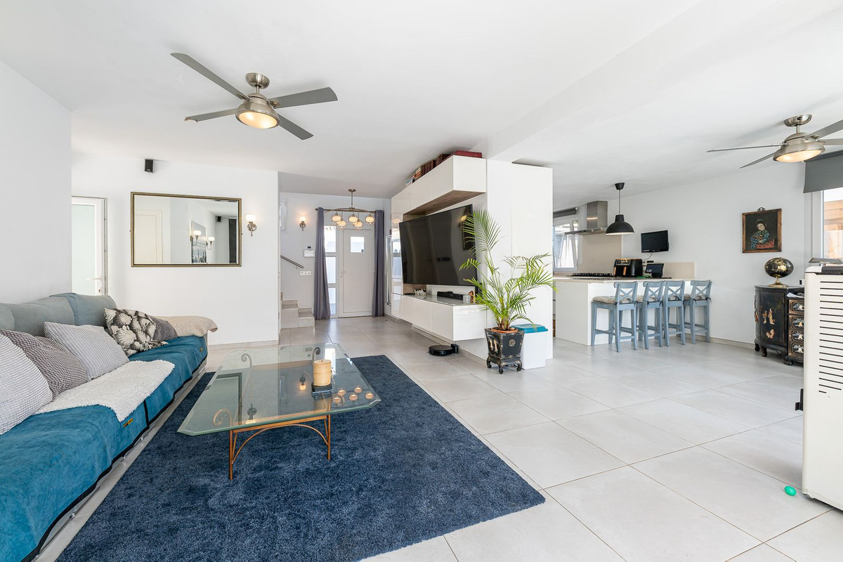 ca5b290d91c79a67c590d78195eb1315 - 11