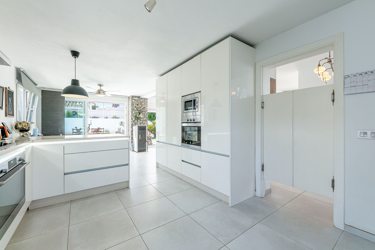 ca5b290d91c79a67c590d78195eb1315 - 15