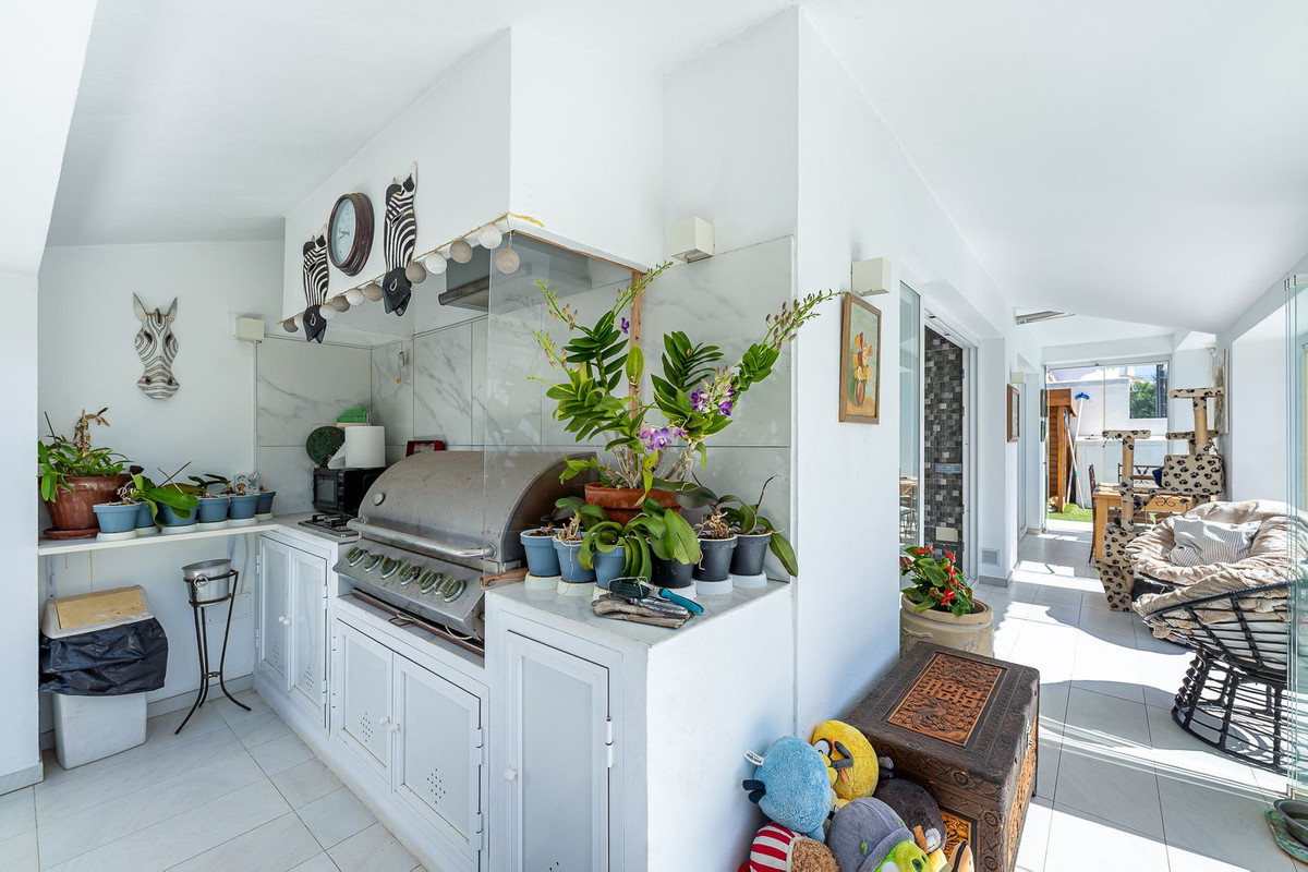 ca5b290d91c79a67c590d78195eb1315 - 18