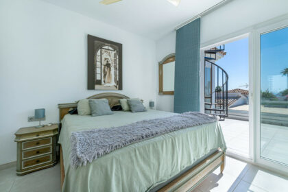 ca5b290d91c79a67c590d78195eb1315 - 19