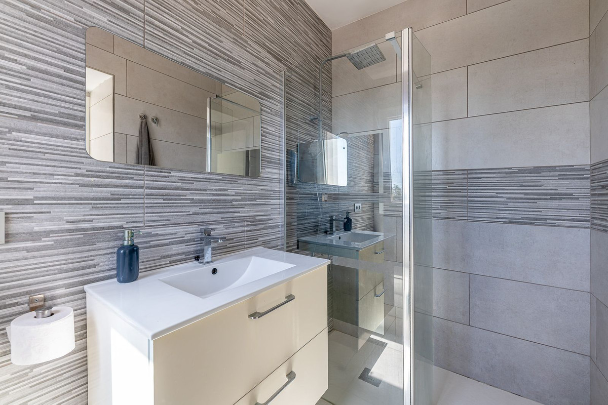 ca5b290d91c79a67c590d78195eb1315 - 22