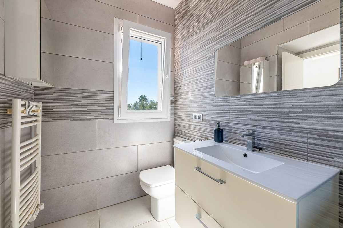 ca5b290d91c79a67c590d78195eb1315 - 23