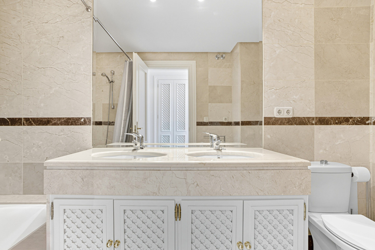 ca96dc19bbd6a327b0884a604df67313 - 21