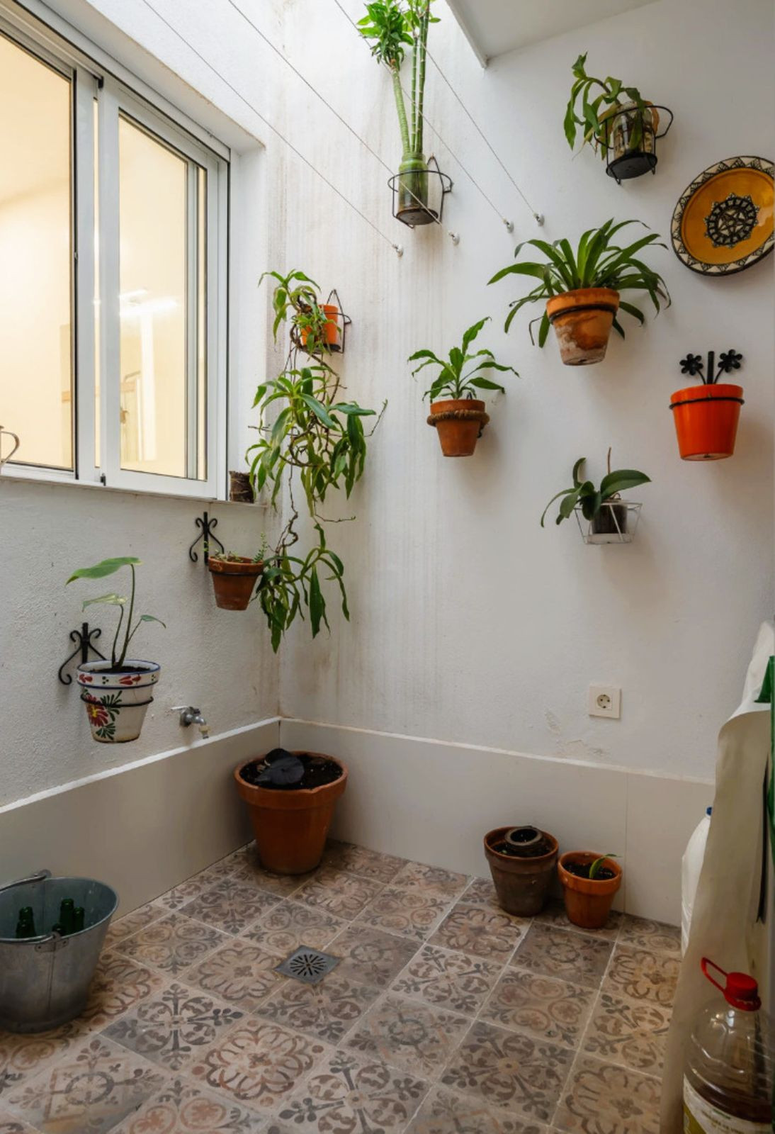 cab08a8ad6e08a6fee6c72926aa5531d - 11