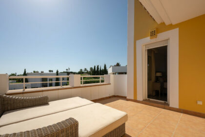 caee12eee226dbf4c7dd209baff67466 - 32