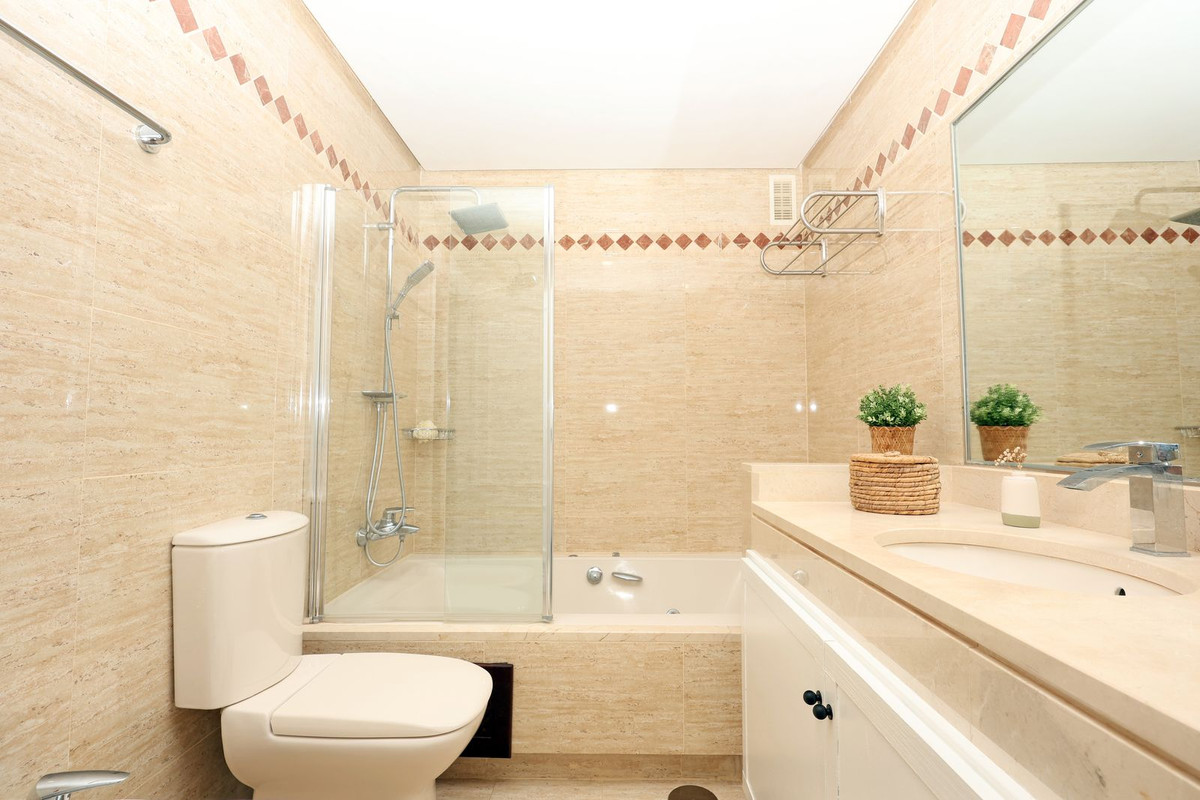 cb286a5f06fe850e8549aeef67cbeb9c - 18