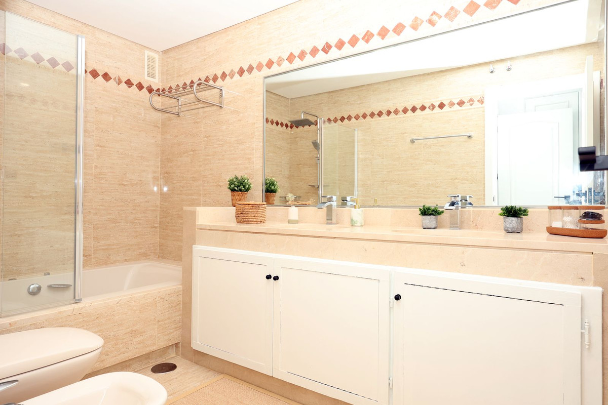 cb286a5f06fe850e8549aeef67cbeb9c - 22