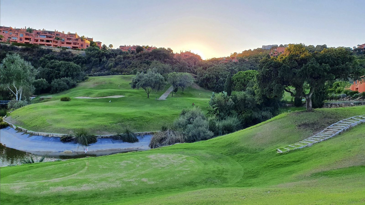 cb286a5f06fe850e8549aeef67cbeb9c - 25