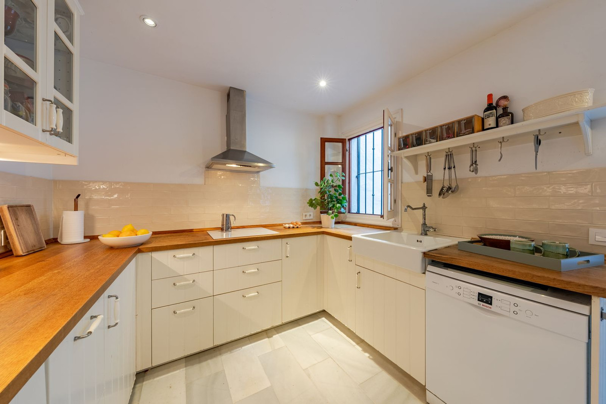 cb522263ba62360f700c452a04b5e3e3 - 21