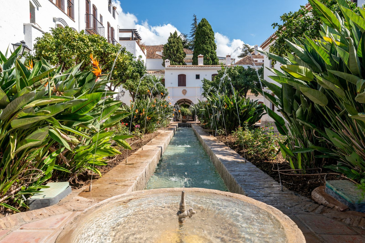 cb522263ba62360f700c452a04b5e3e3 - 27