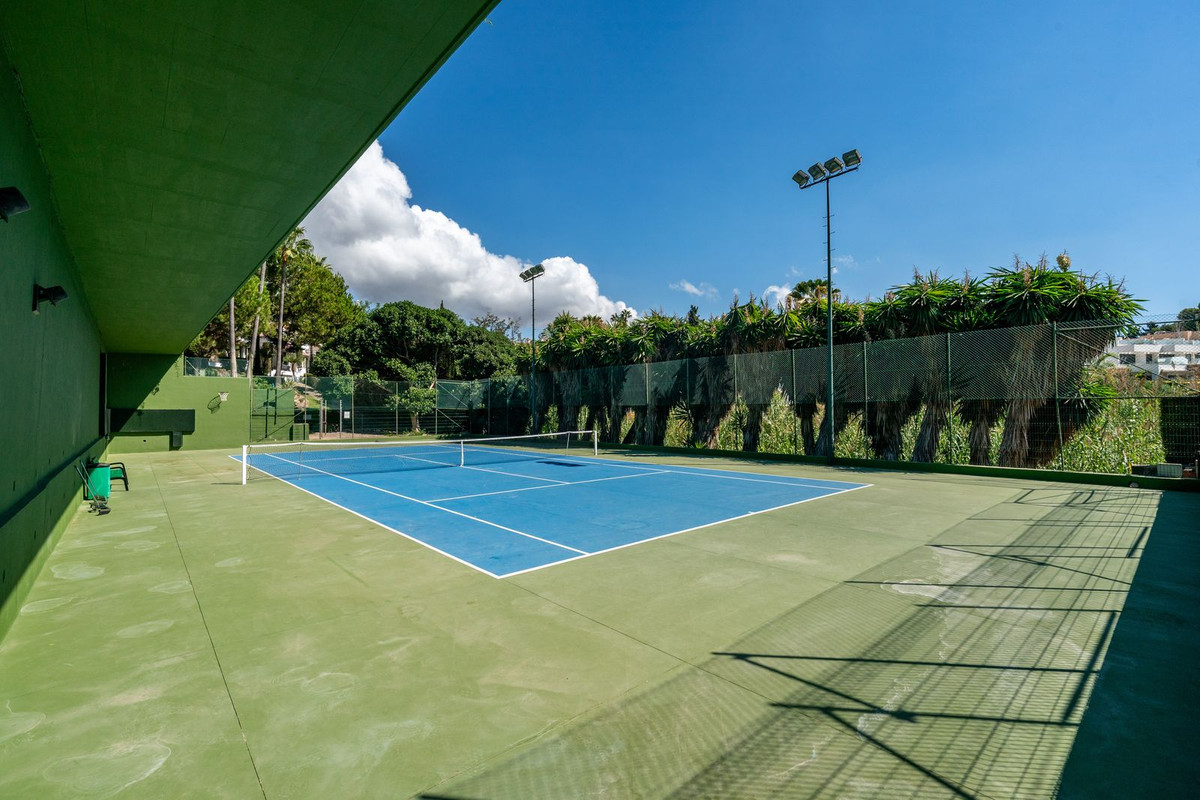 cb522263ba62360f700c452a04b5e3e3 - 33