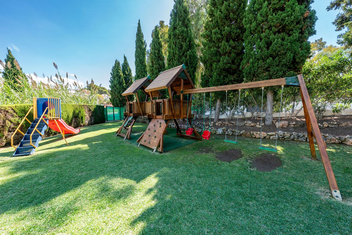 cb522263ba62360f700c452a04b5e3e3 - 34