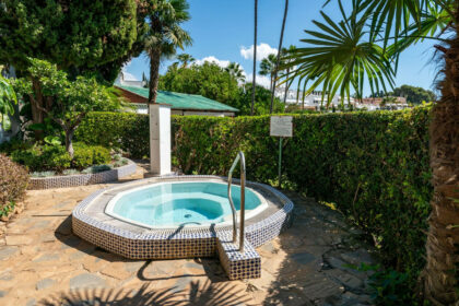 cb522263ba62360f700c452a04b5e3e3 - 35