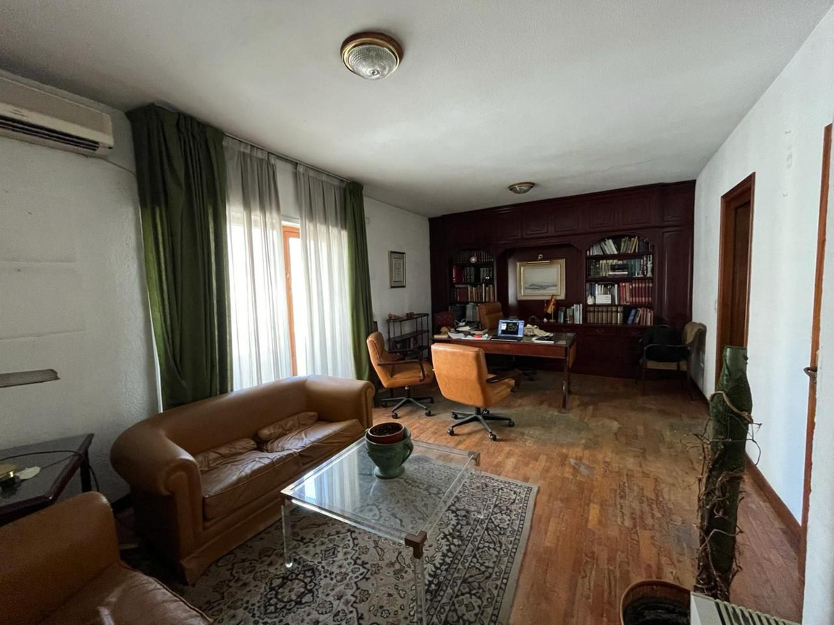 cb9371d04c2a9fa44297255eae9b7ac5 - 1