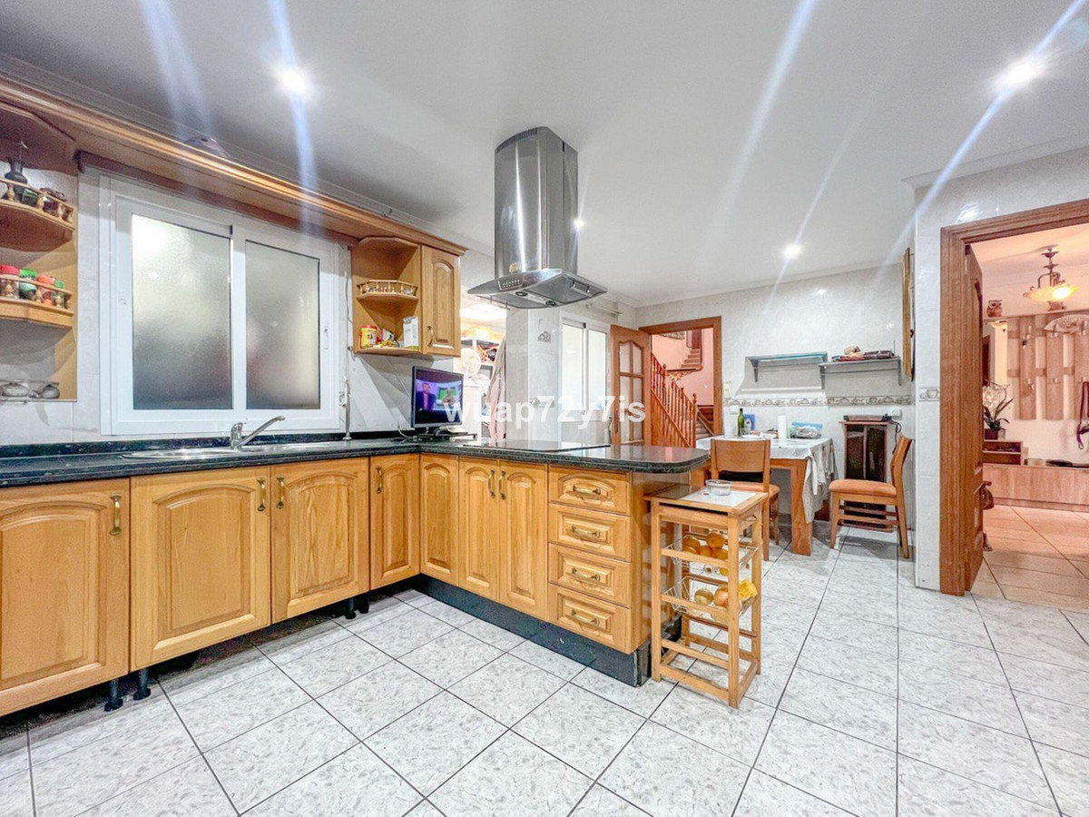 cc52c1245262767751f3b65b9a25427f - 11