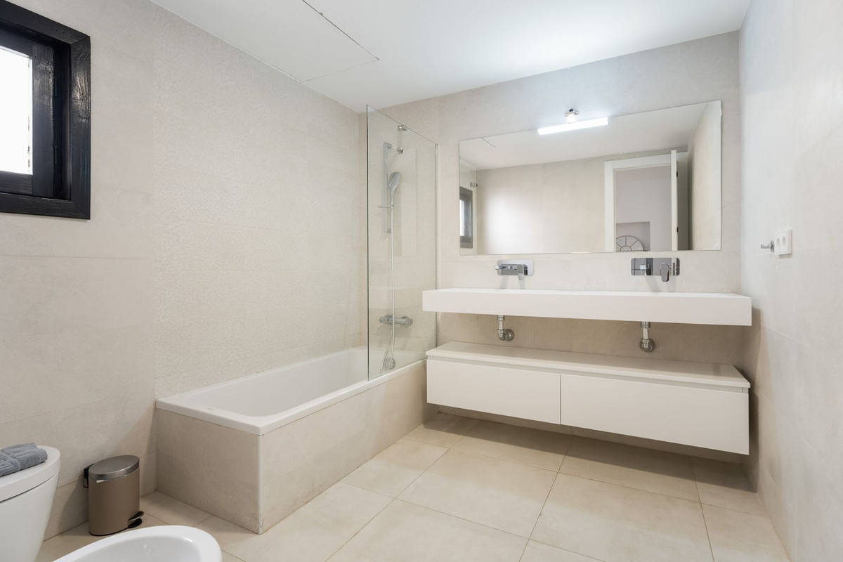 cc67ce7451af426361438d31b8e9849b - 34