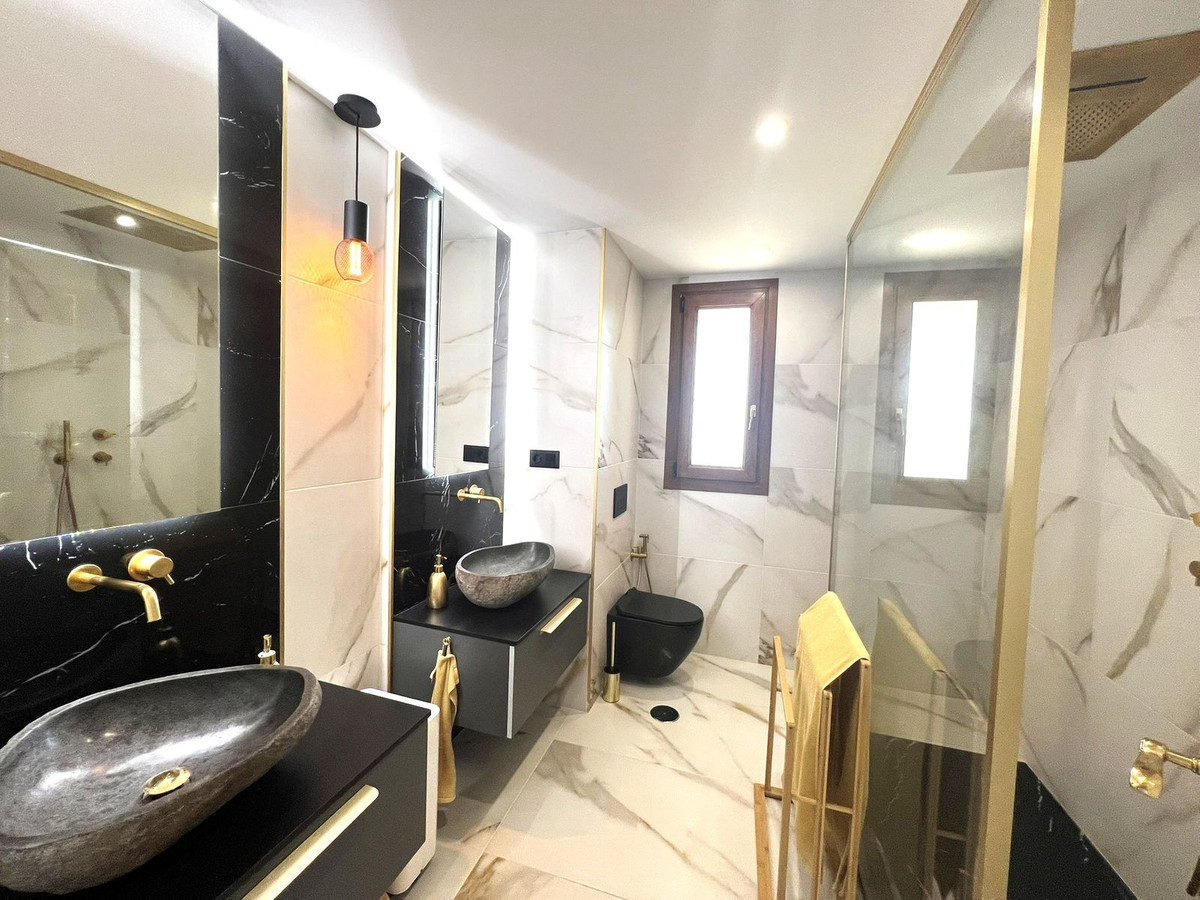 cd953c16dc7e3f5a08bd58703b42db51 - 13