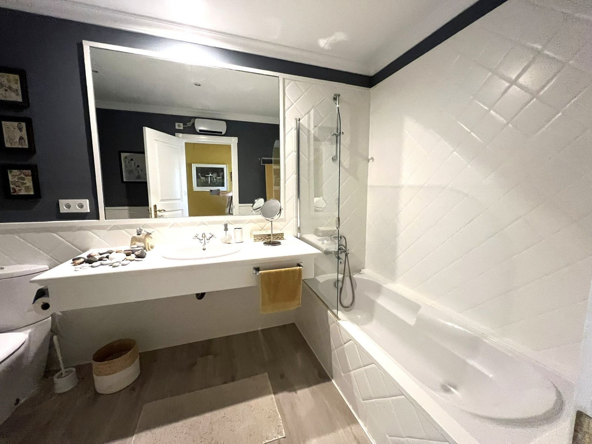 cd953c16dc7e3f5a08bd58703b42db51 - 16