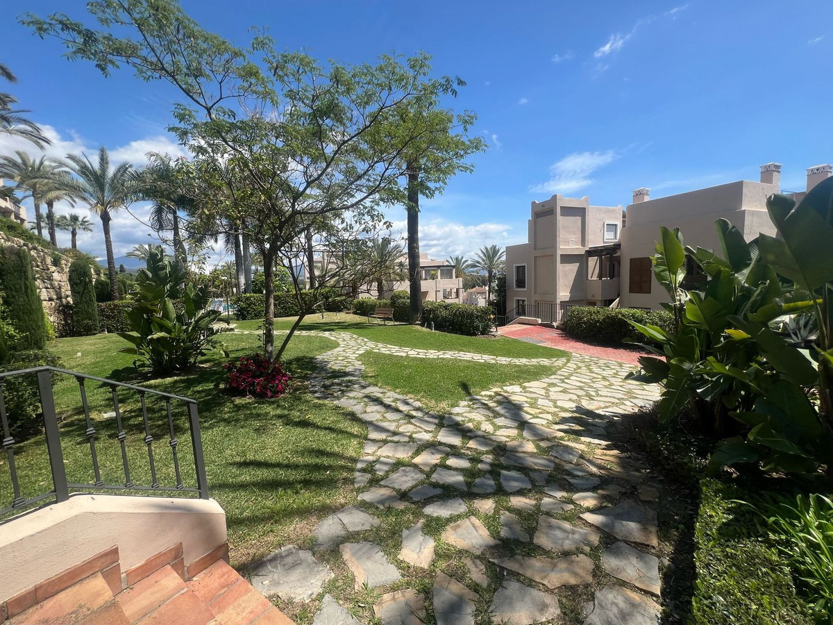 cd953c16dc7e3f5a08bd58703b42db51 - 22