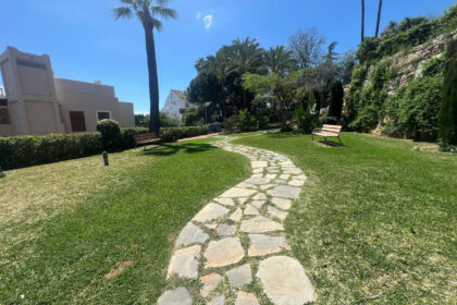 cd953c16dc7e3f5a08bd58703b42db51 - 23