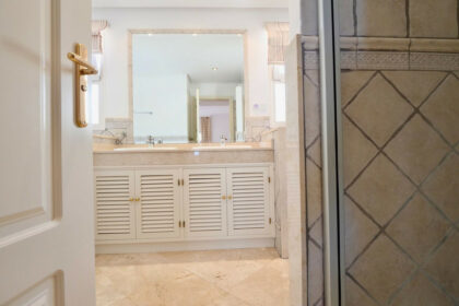 ce1a68b936e8a95c550e403abcf83e56 - 12