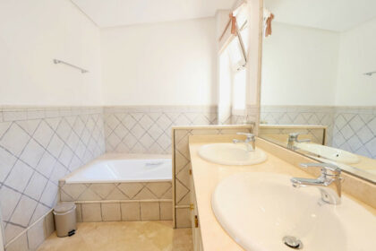 ce1a68b936e8a95c550e403abcf83e56 - 13