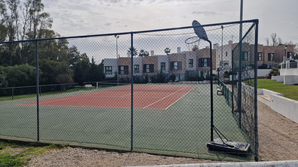 ce59b2c784deb672f8c1286e983c4171 - 35