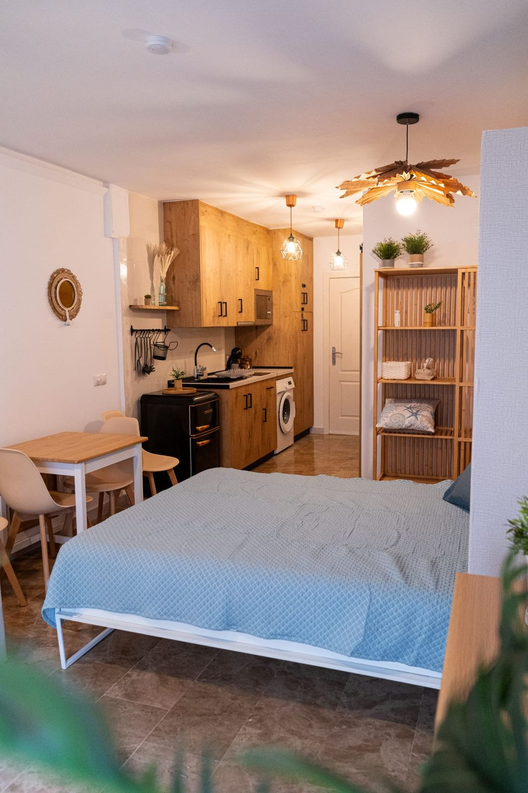 ced38b3dd1c830349c2b0ba2c2f7b808 - 19