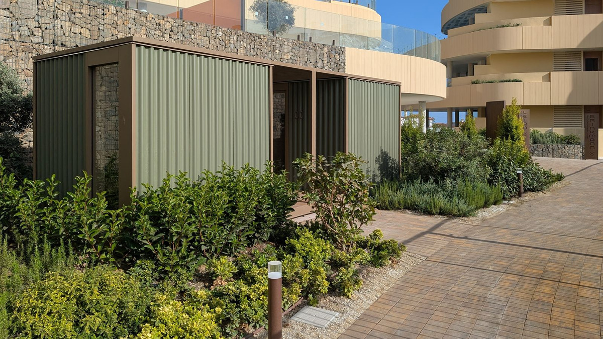 cee0eca02ff15e2d956fd4825e945a93 - 12