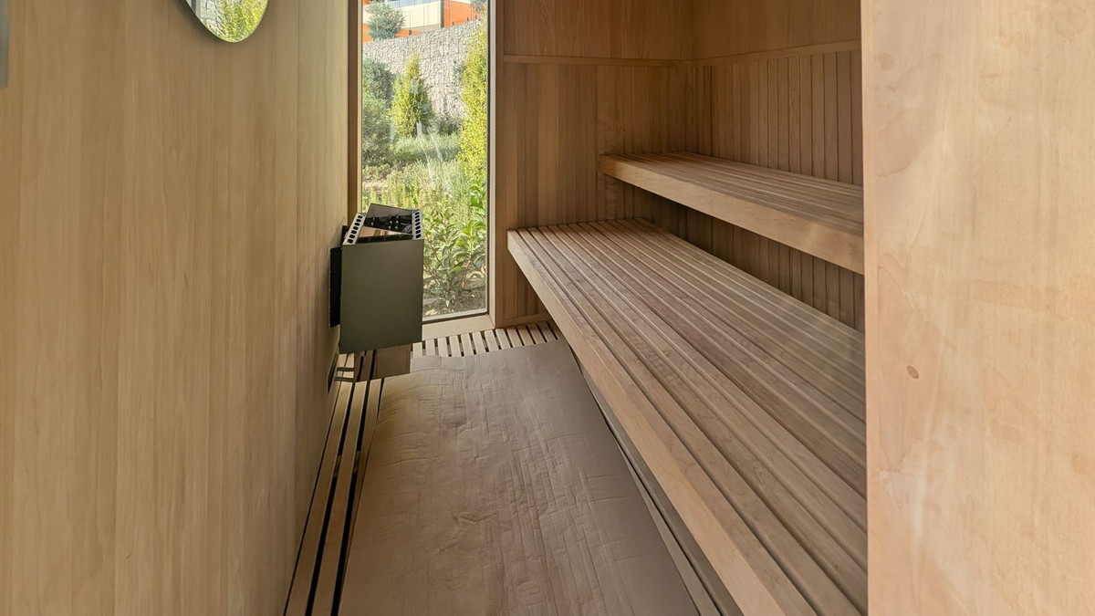 cee0eca02ff15e2d956fd4825e945a93 - 13