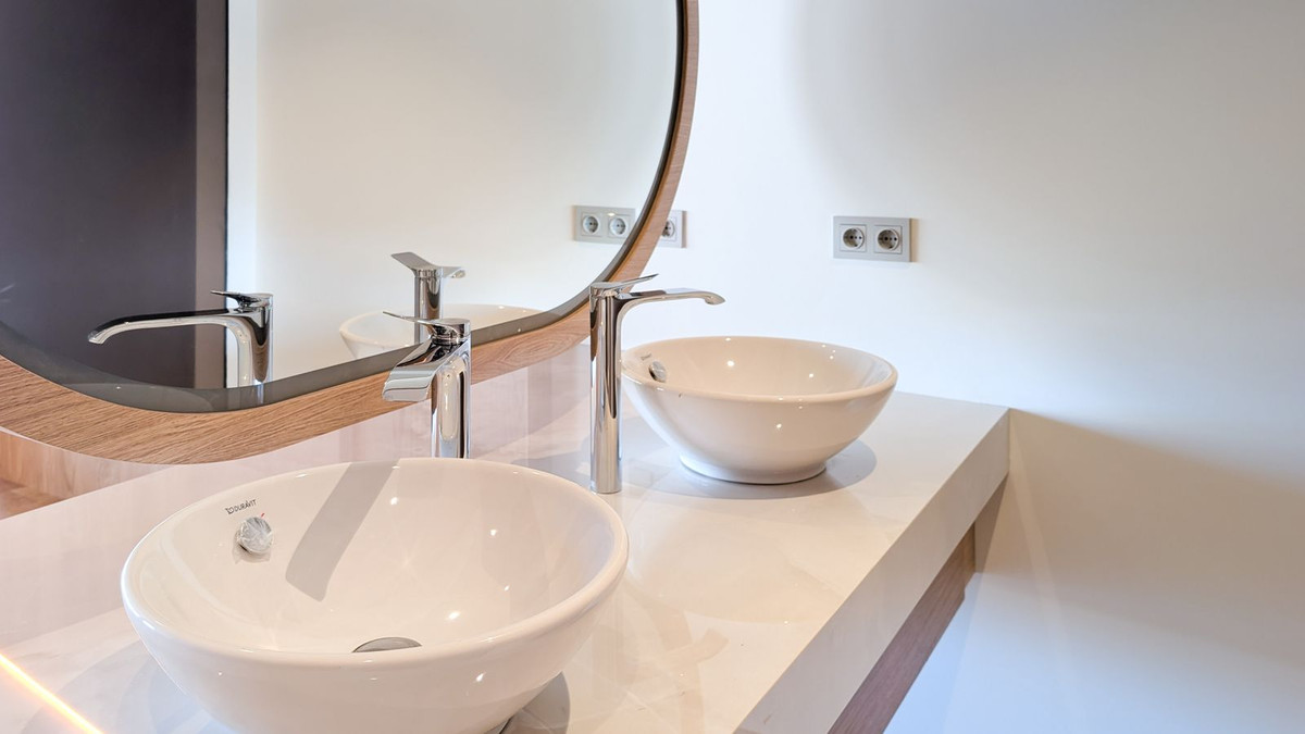 cee0eca02ff15e2d956fd4825e945a93 - 18