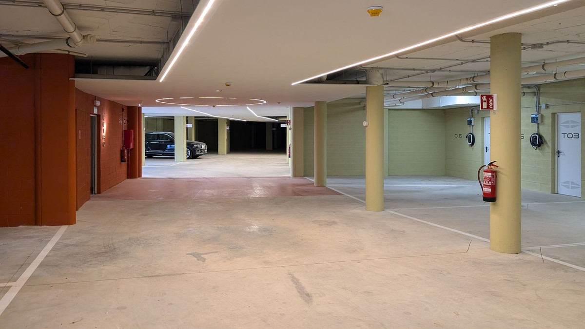 cee0eca02ff15e2d956fd4825e945a93 - 27