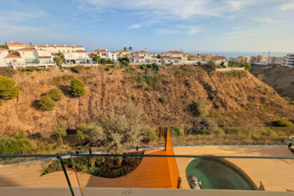 cee0eca02ff15e2d956fd4825e945a93 - 32