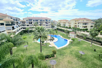 d139992b4b76ae2b8c7414ac8ccbb8c8 - 1