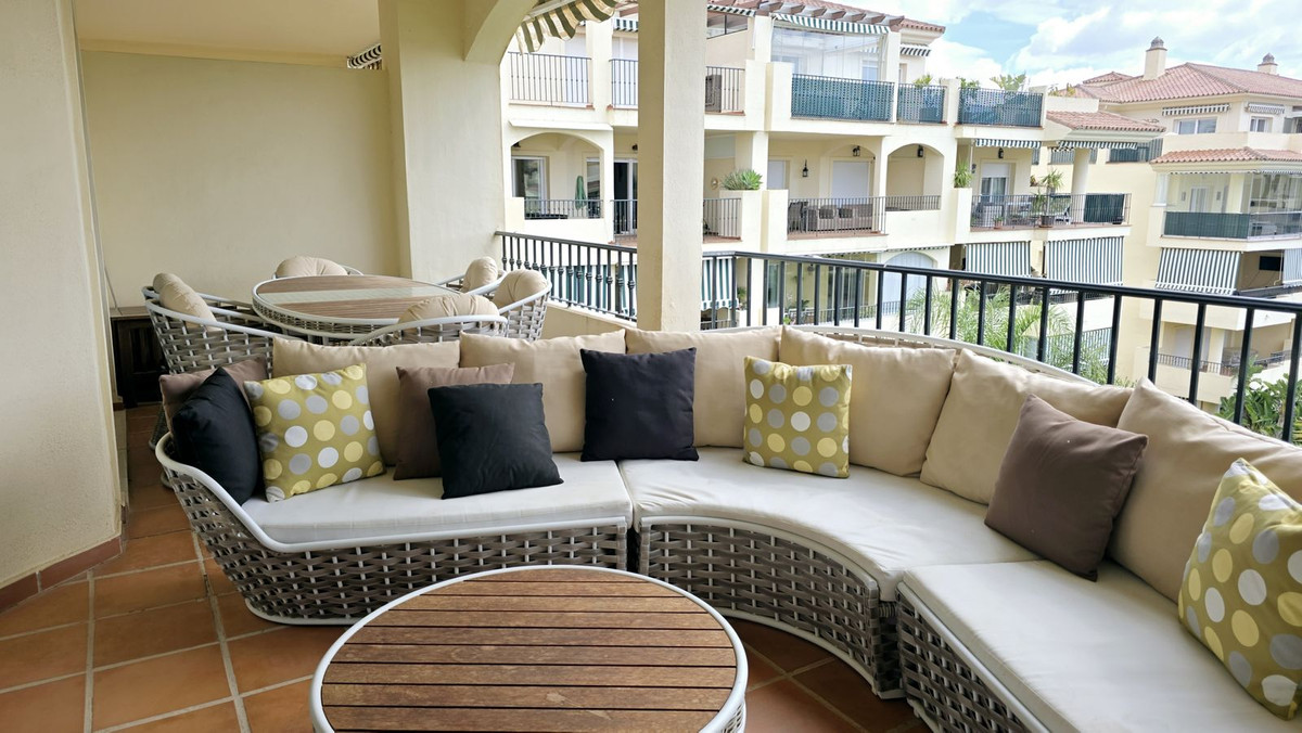 d139992b4b76ae2b8c7414ac8ccbb8c8 - 16