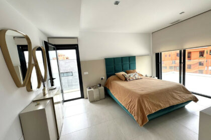 d153f5e6b81486c8e9090b4c6ca3d3a7 - 6