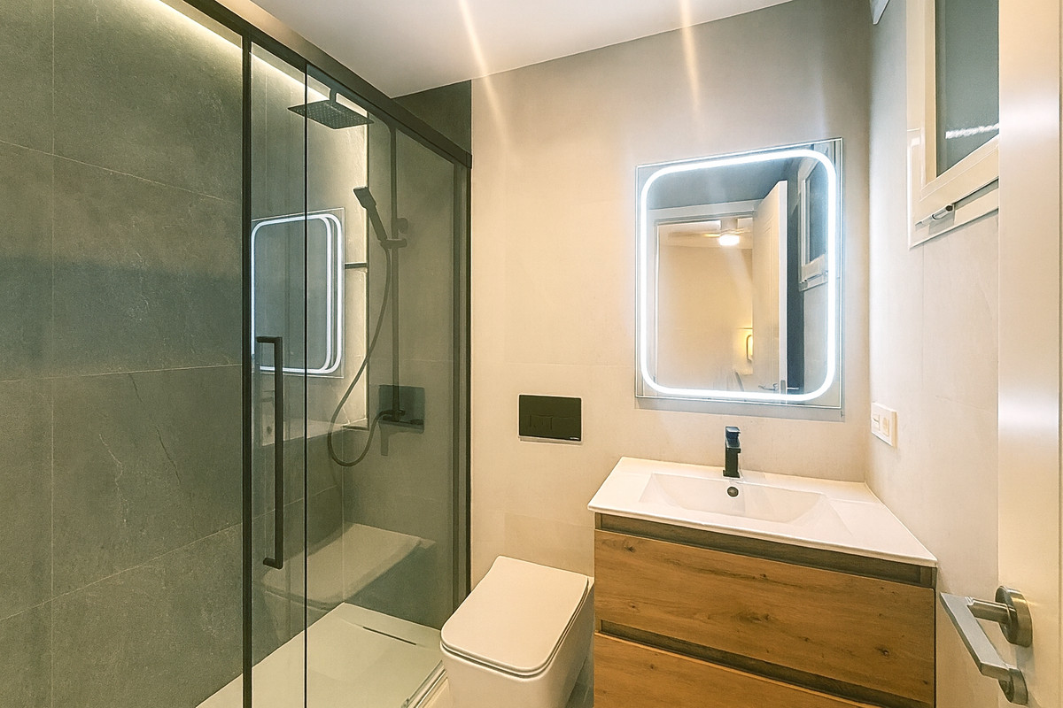 d1dac954ce678ba194ff381fdd3c51b8 - 24