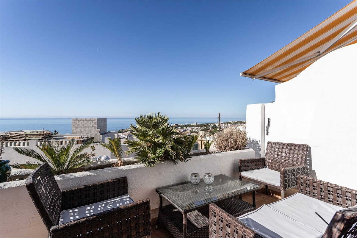 d1deb7ad759bf11bef89ed450b71f647 - 1