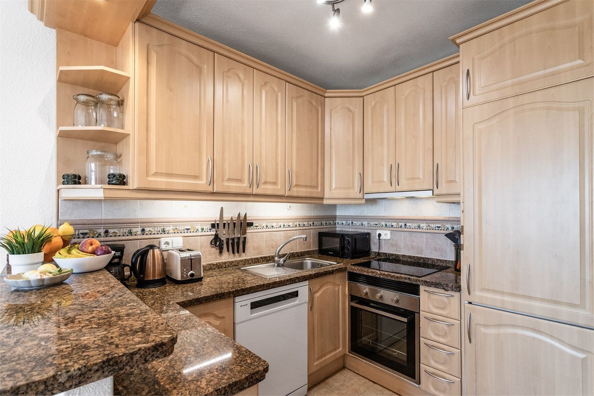 d1deb7ad759bf11bef89ed450b71f647 - 11