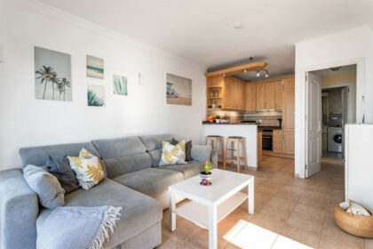 d1deb7ad759bf11bef89ed450b71f647 - 13