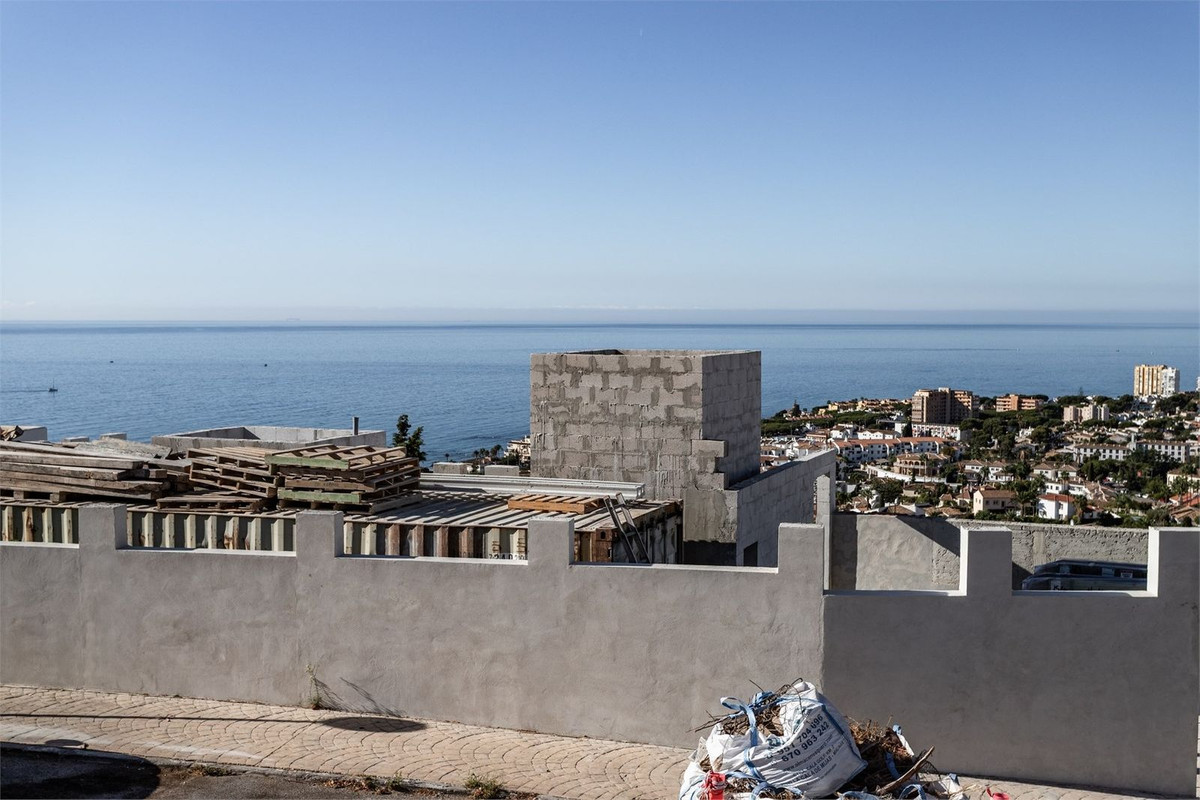 d1deb7ad759bf11bef89ed450b71f647 - 18