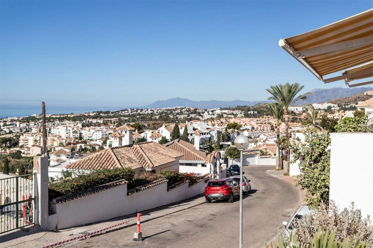 d1deb7ad759bf11bef89ed450b71f647 - 19