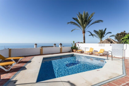 d1deb7ad759bf11bef89ed450b71f647 - 2